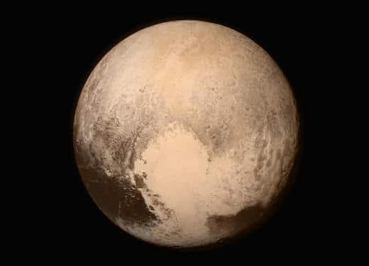 Un nouveau regard sur Pluton et Charon