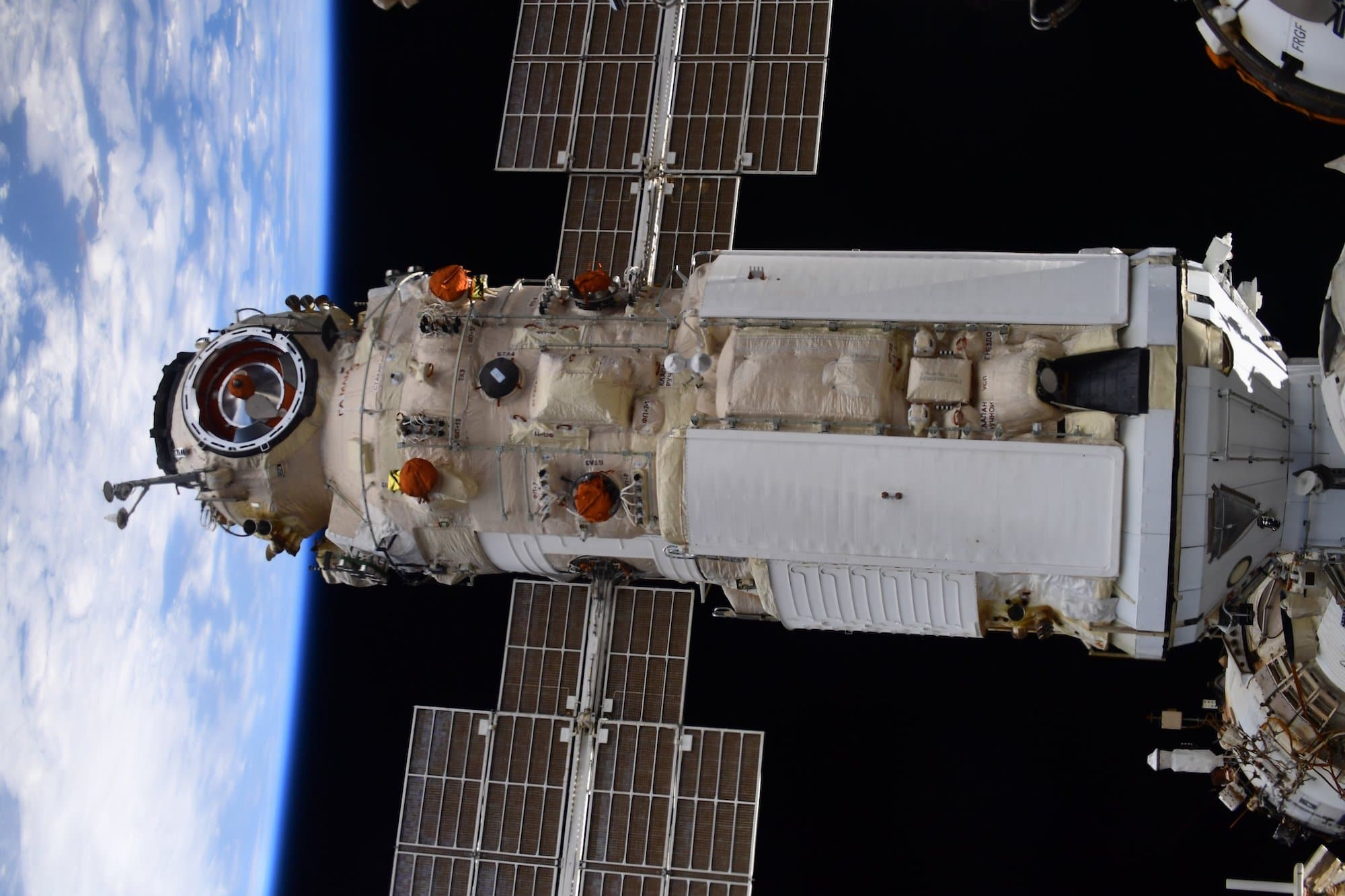 Nauka docked with the ISS.  A photo by the American Shane Kimbrough. Credit: NASA/Shane Kimbrough