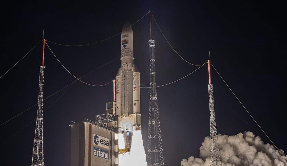 Ariane 5 conclut sa carrière sur un succès