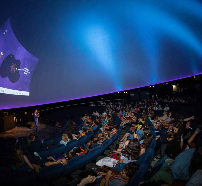 Salle IMAX pendant le 13ème édition du Congrès Scientifique des Enfants