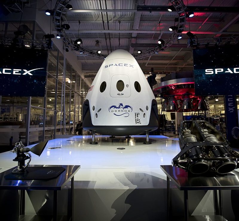 SpaceX_Dragon_v2_(Crew)_unveiled_at_Hawthorne_facility_(16581815487)