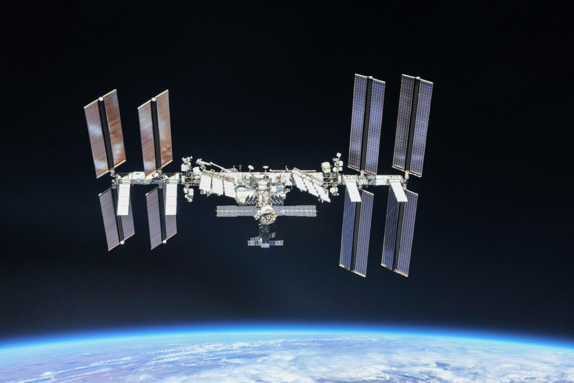 Photographie de la Station spatiale internationale en 2018
